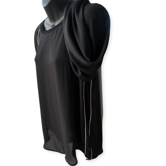 🌸4/$20🌸 Black Raglan Tuxedo Look Crewneck Blouse - Picture 3 of 9